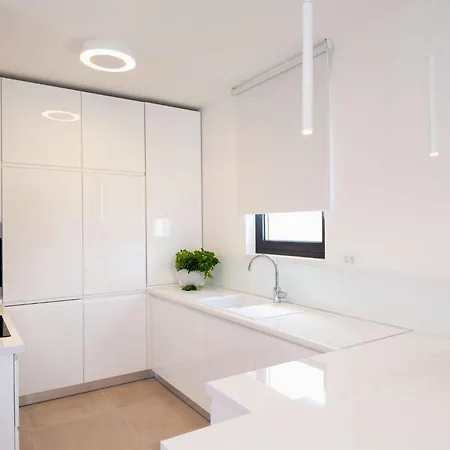 Seafront Deluxe Jevan 6 Beautiful Bedrooms Private Pool Вілла