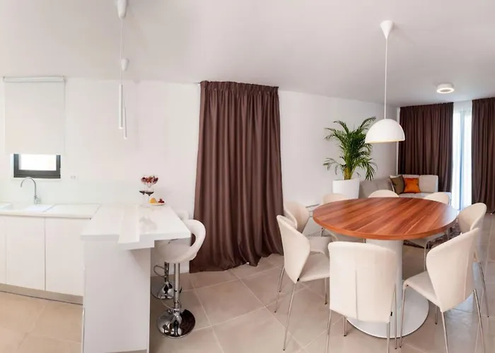 Seafront Deluxe Jevan 6 Beautiful Bedrooms Private Pool Willa