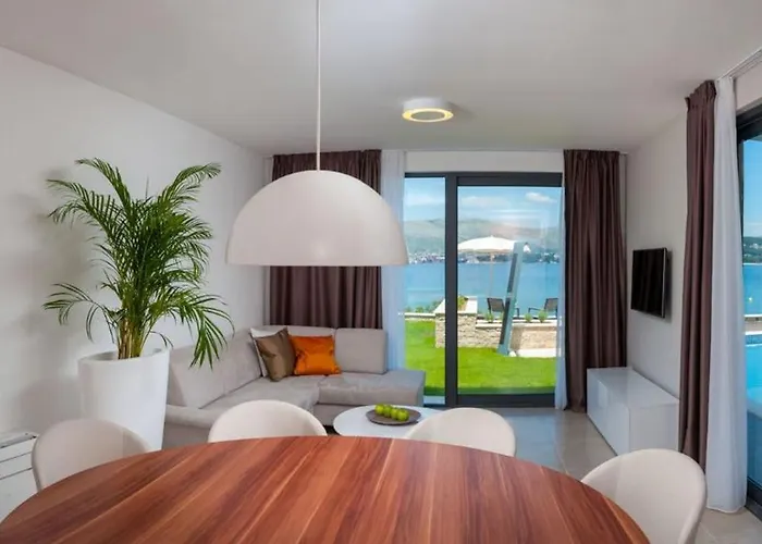 Seafront Deluxe Jevan 6 Beautiful Bedrooms Private Pool Villa Trogir