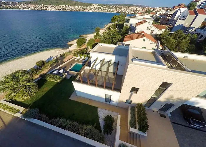 Seafront Deluxe Jevan 6 Beautiful Bedrooms Private Pool Trogir