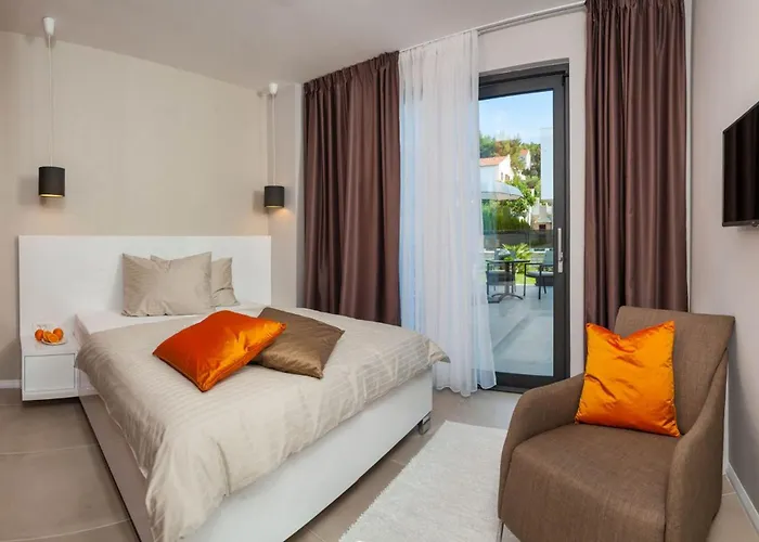 Seafront Deluxe Jevan 6 Beautiful Bedrooms Private Pool Willa