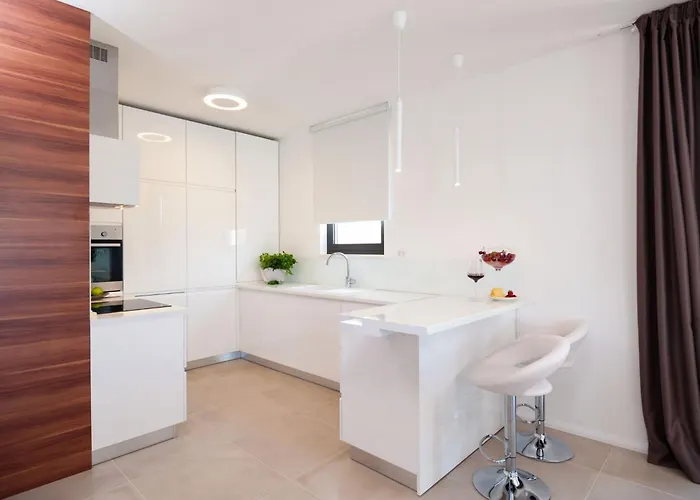 Seafront Deluxe Jevan 6 Beautiful Bedrooms Private Pool Willa Trogir