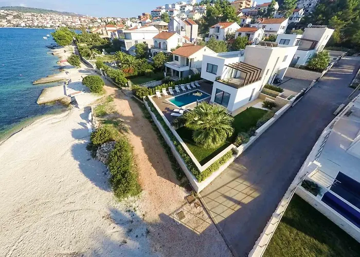 Seafront Deluxe Jevan 6 Beautiful Bedrooms Private Pool Trogir