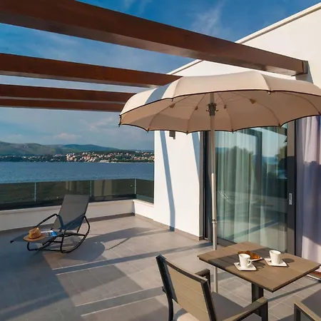 Seafront Deluxe Jevan 6 Beautiful Bedrooms Private Pool Trogir