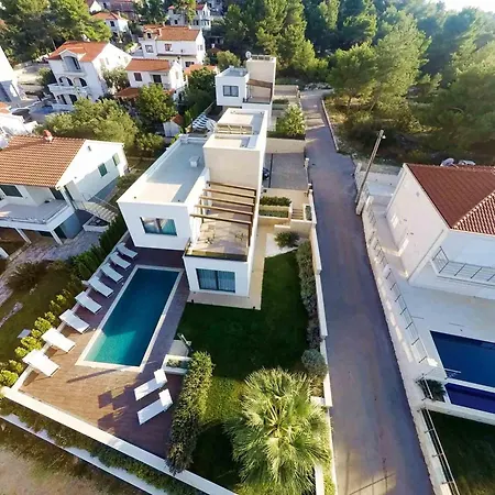 Seafront Deluxe Jevan 6 Beautiful Bedrooms Private Pool Vila Trogir