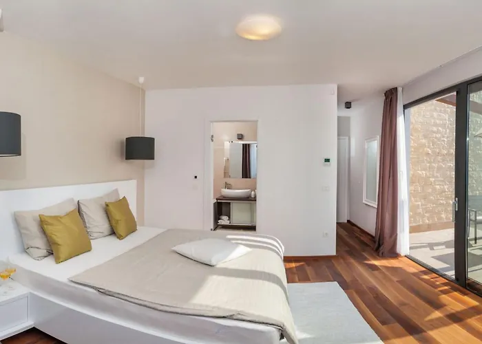 别墅 Seafront Deluxe Jevan 6 Beautiful Bedrooms Private Pool 特罗吉尔