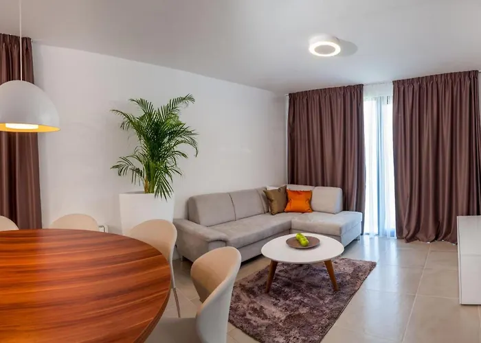 Βίλα Seafront Deluxe Jevan 6 Beautiful Bedrooms Private Pool