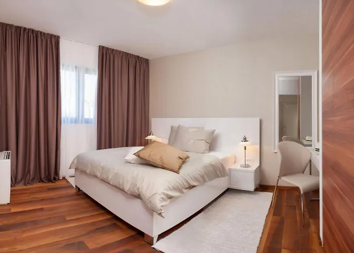 Seafront Deluxe Jevan 6 Beautiful Bedrooms Private Pool *