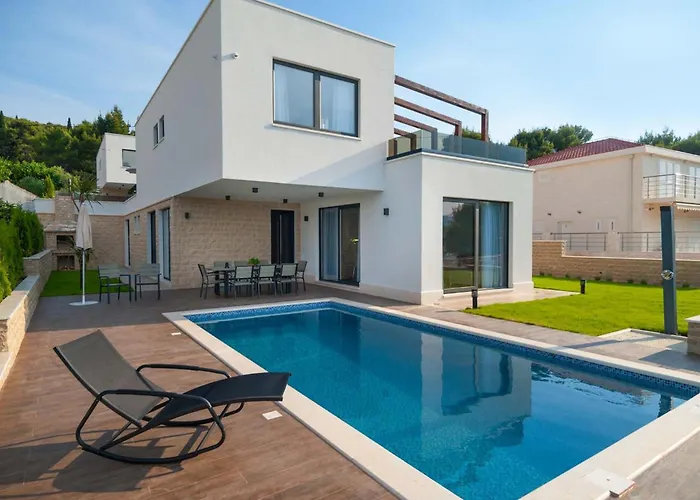 Βίλα Seafront Deluxe Jevan 6 Beautiful Bedrooms Private Pool *