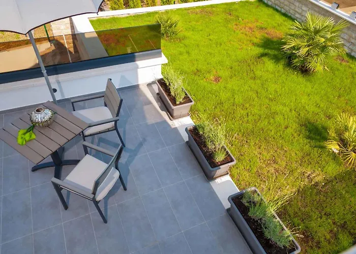 Βίλα Seafront Deluxe Jevan 6 Beautiful Bedrooms Private Pool *