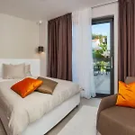 Seafront Deluxe Jevan 6 Beautiful Bedrooms Private Pool 빌라